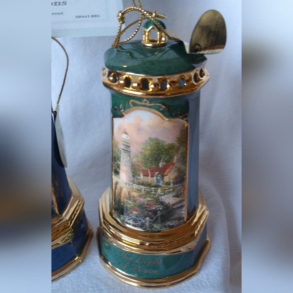 Thomas Kinkade's Lighthouse Seaside Reflections Heirloom Ornaments - Picture 4 of 6